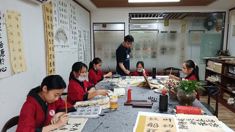 内训讲师的教学能力和沟通技巧直接影响到培训效果。以下是一些评估指标：
